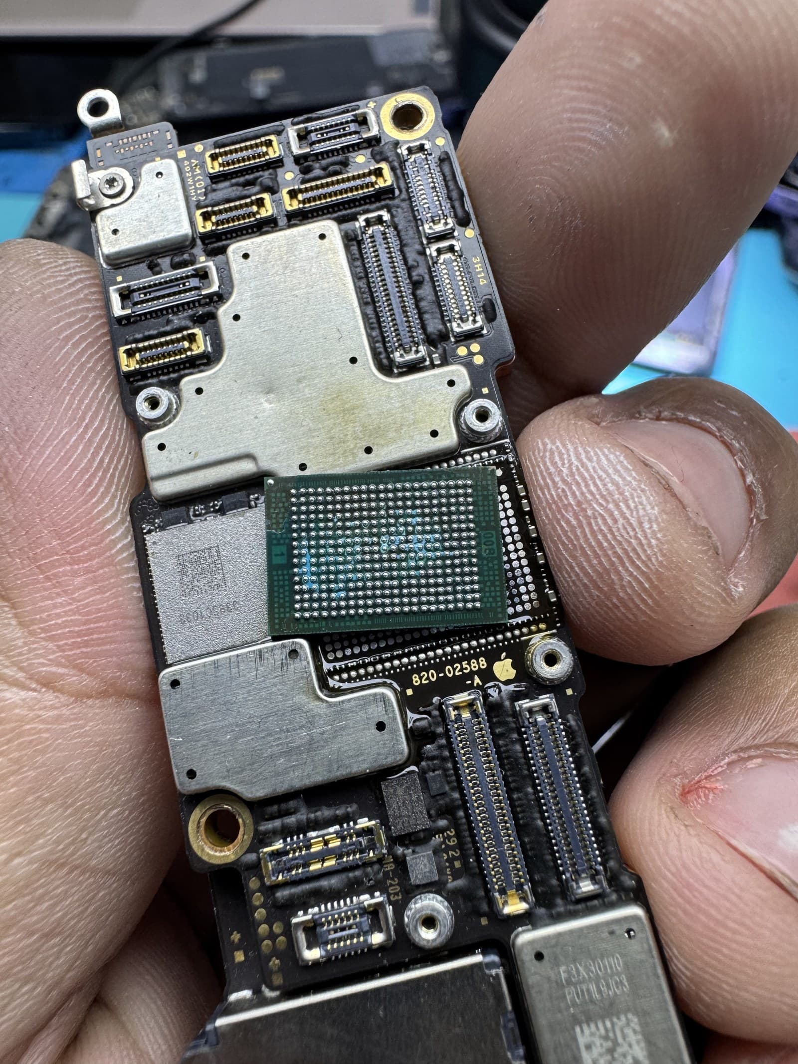 Nand scratch freball using uv mask