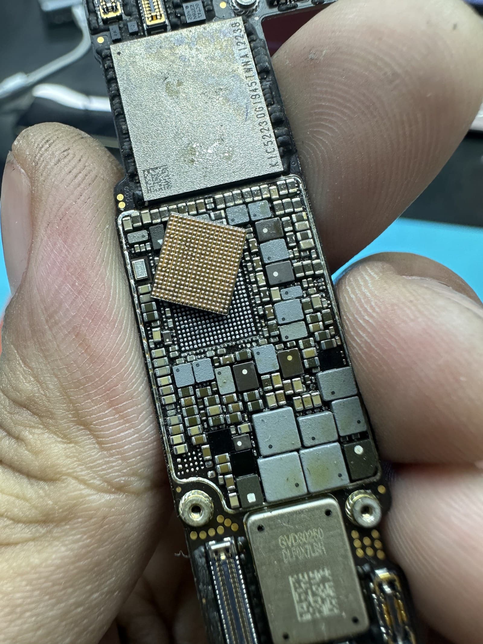 Iphone PMU IC reball